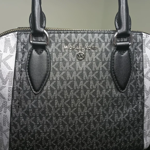 Michael Kors Sienna Medium Two-Tone GraphicLogo Messenger Bag - Picture 2 of 8